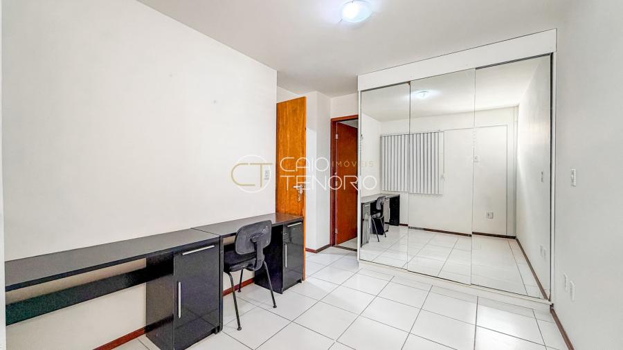 APARTAMENTO COM 2 QUARTOS NO EDIFÍCIO PLATANUS